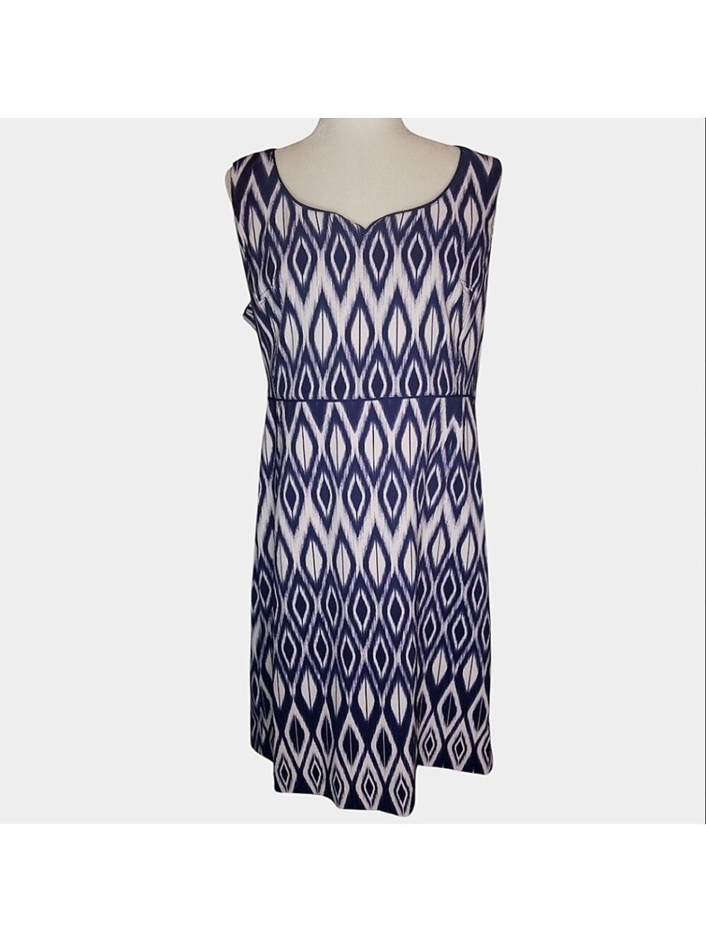 Dress Barn Sleeveless Dress Purple and White Patterned